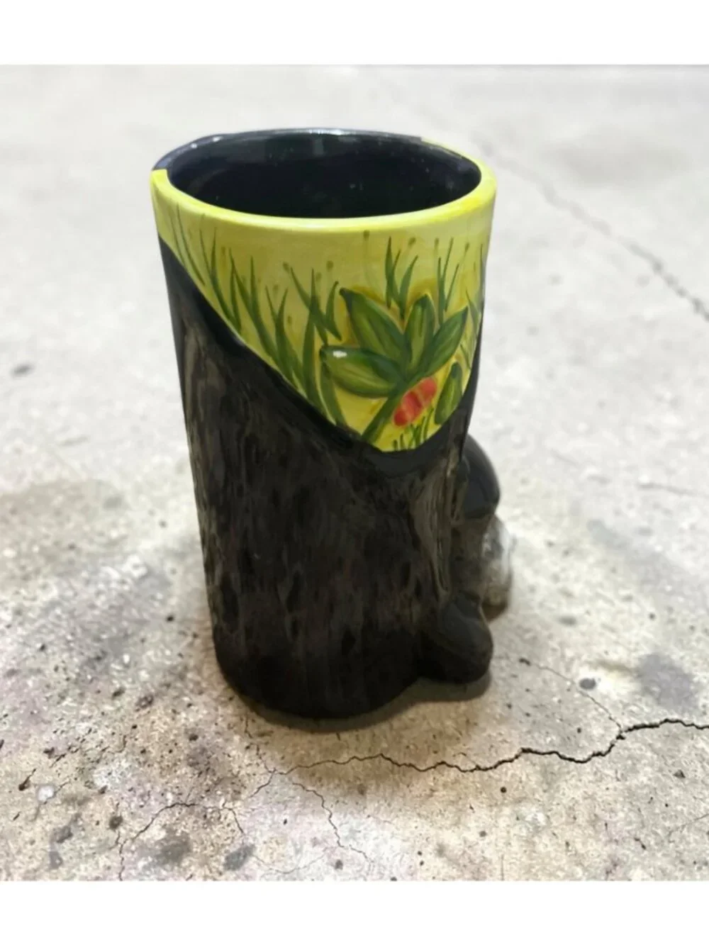 TableTops Gallery Panther Mug With Yellow Floral Rim And 3D Design